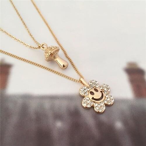 Lovely Gold Color Flower Smailey Clear Stone Decorated Mushroom Pendant Necklace For Women Girl Elegant Casual Gorgeous Jewelry