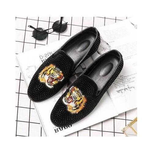 New Luxury Brand Dress Shoes Wedding Shoes for Men rhinestone Embroider tiger Loafers Shoes Zapatos De Hombres serpentine Shoes