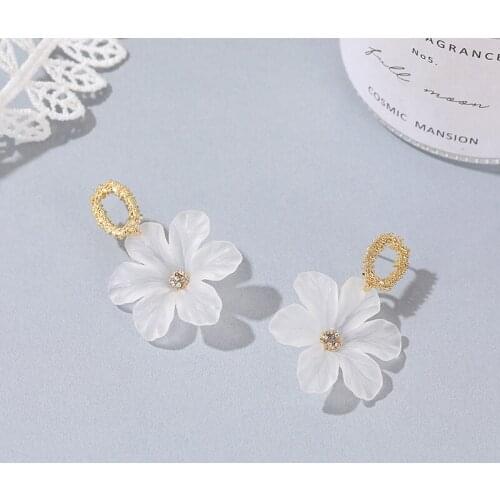 Simple Imitation Flower Pendant Dangle Earrings for Women Resin Crystal Drop Earrings Pendientes Eardrop Party Jewelry Gift