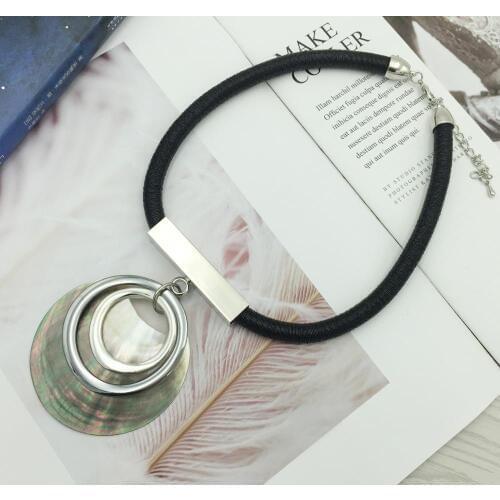 Ethnic Round Conch Pendant Choker Necklace Big Alloy Circle Maxi Jewelry Women Silver Color Exaggerated Necklace Bijoux