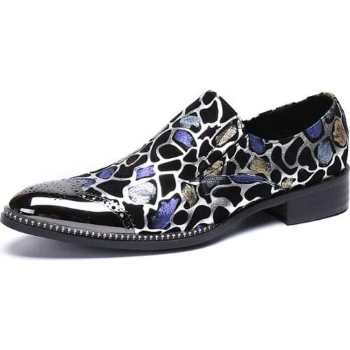 Fashion Mens Shoes New Summer Casual Personality Metal Pointed Classic Retro Leather Tiger Grain Graffiti Mens Shoes