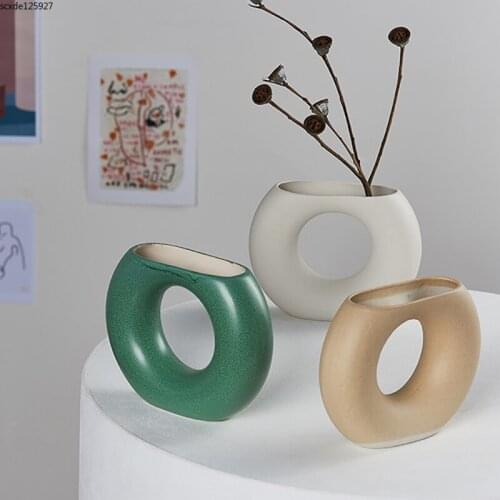 Creative Hollow Vase Ceramic Hydroponic Plant Flower Pot Living Room Dining Table Dried Flower Decoration Vase Wedding Ornaments