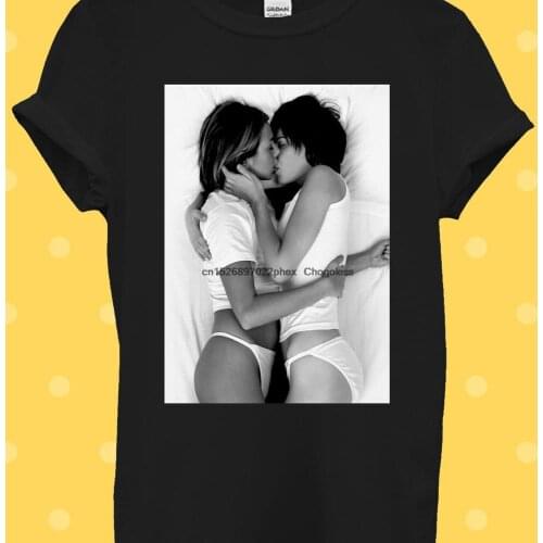 Lesbian Kiss Sexy Girls Funny Novelt T Shirt Men Women Unisex Baggy Boyfriend Shirt 1231