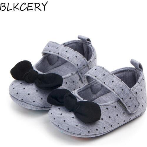 Cute Toddler Baby Girl Shoes with Dots Infant Soft Sole Prewalker Crib Shoes Newborn New Fashion Brand Grey Footwear 0-18 Months