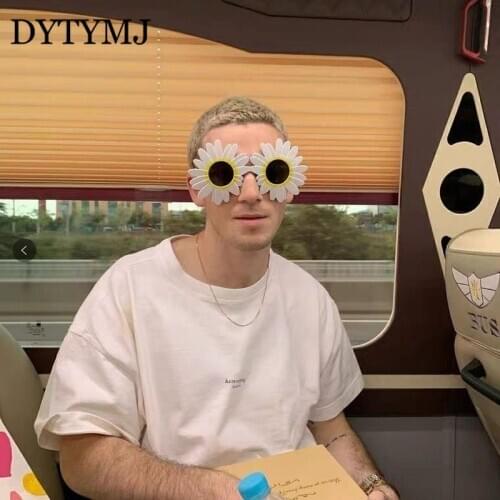 DYTYMJ Birthday Party Funny Glasses Women/men White Daisy Chrysanthemum Glasses Frame Funny Toys Selfie Beach Eye Glasses Gafas