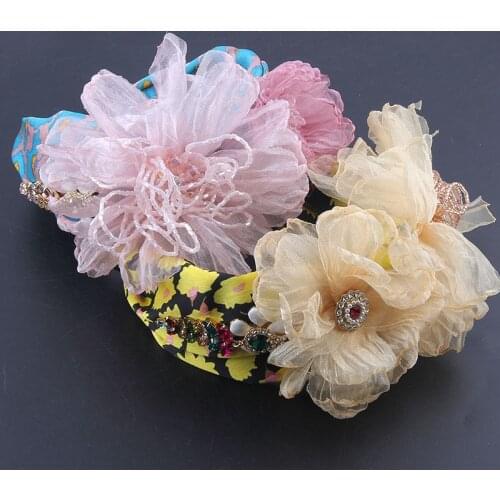 New fashion milk silk fabric inlaid with rhinestones, large flowers, personalized hair bands, womens prom travel hair 910