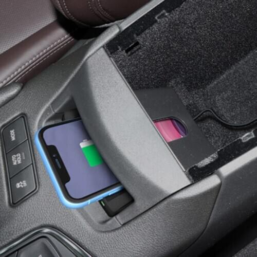 10W car qi wireless charging phone charger charging mobile phone holder for Cadillac XT5 XT6 2019 2020 accessories for iPhone 8