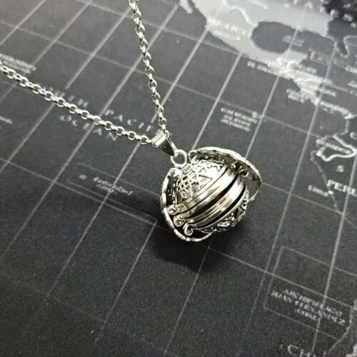 Dropship Magic Photo Pendant Memory Floating Locket Necklace Plated Angel Wings Flash Box Fashion Album Box Necklaces for Women