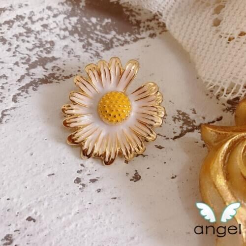 Daisy brooch delicate plants, Japan and South Korea joker palace restoring ancient ways is lovely and sweet girl
