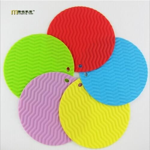 1PC Round Wave Shape Silicone Coaster Coffee Table Cup Mats Pad Placemat Kitchen Accessories Cooking Tools LB 308