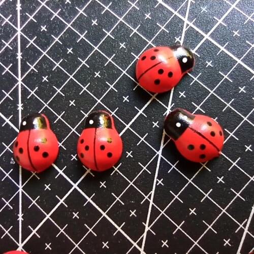 1pcs/lot wood little lovely coccinella septempunctata 15mm Cabochons Hair Bow Center Card Frame Making Craft DIY