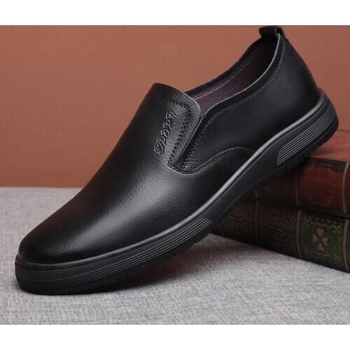 Brand Mens Split Leather Casual Moccasins Loafers Shoes Men Round Toe Soft Bottom Shoes Plus Large Size