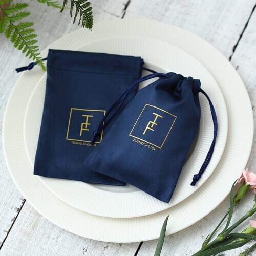 100 Flannel Jewelry Pouches Custom Personalized Logo Navy Blue Jewelry Packaging Velvet Drawstring Gift Bag for Wedding Party