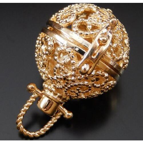 GraceAngie 1pcs Gold Hollow Ball Shape Pendant Copper Fragrance Essential Oil Aromatherapy Diffuser Charms Necklace Accessory