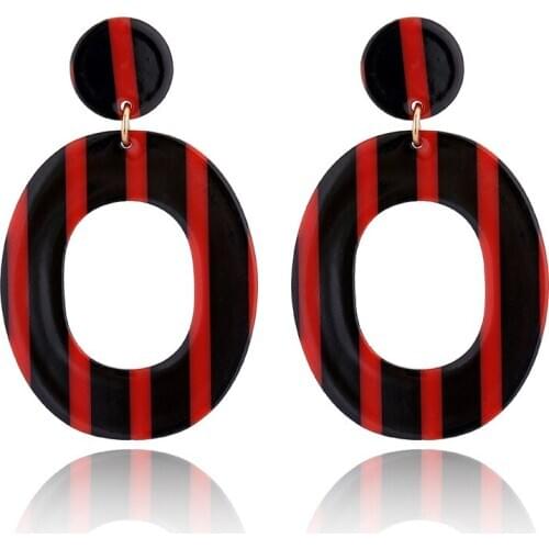 Circular Earring of Korean Resin Stripe Female Han Edition Temperament Joker Long Individual Character Exaggerates to Act the Ro