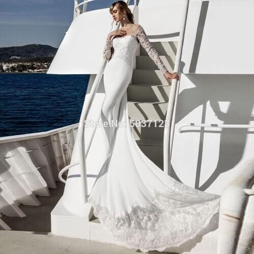 Mermaid Wedding Dresses Lace Appliques Buttons Illusion Back Bridal Gowns Scoop Neck Long Sleeves Vestido De Noiva Court Train