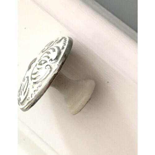 Retro Dresser Knob Drawer Pulls Handles Cabinet Kitchen Cupboard Knobs Bathroom Hardware White Silver Embossing Design