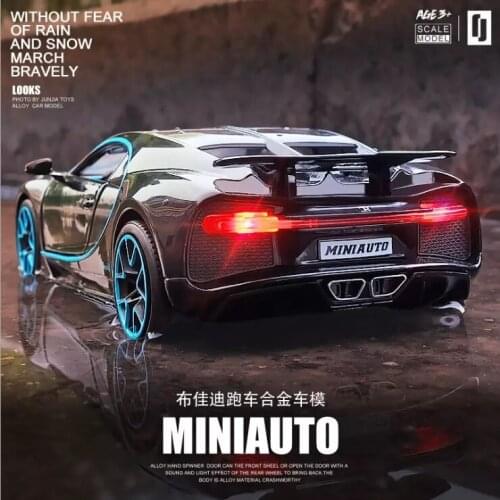 1: 32 simulation Bugatti car model toy alloy car model 1:32 return force boy sports car model children gift