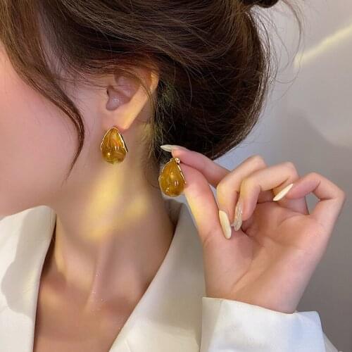 Vintage C Shape Clear Resin Earrings for Women Korean Style Brown Green Color Arcylic Geometric Hoop Earrings Minimalist Jewelry