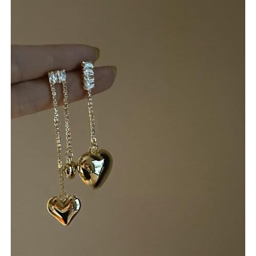 S925 Fashion Retro Simple Temperament Tide Asymmetric Love Metal Earrings INS Girls Day Party Earrings