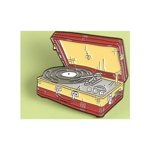 Old-fashioned Red Suitcase Retro Record Phonograph Jukebox Hand Luggage Pins Brooches For Women Clothing Backpack Jewelry