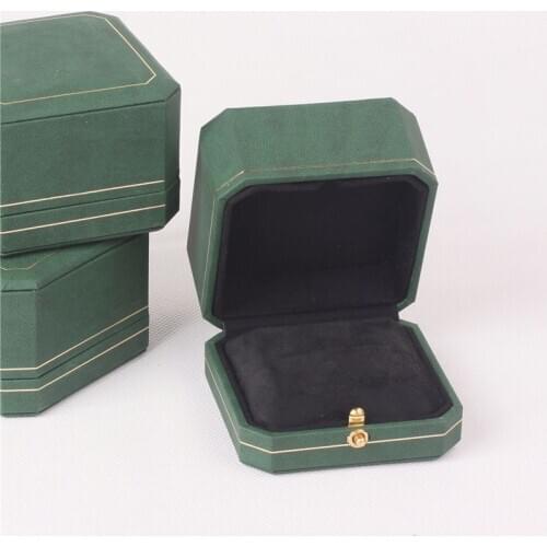 7.5*7.5*5.4cm Green color octagonal jewelry packing Boxes with Golden sideline Ring cases with spring Buckle Pendant casket