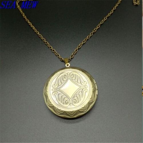 30mm Round Cabochon Base Vintage Style Necklace Copper 6 Colors Plated 45mm Photo Locket Pendant Necklace For Women Men