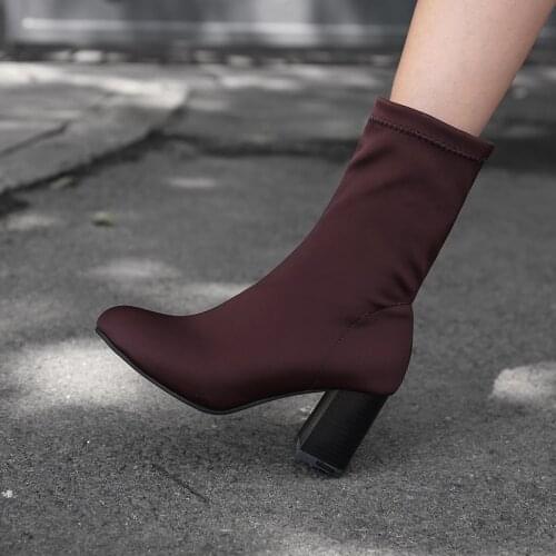 Pointed elastic socks, boots, womens thick heels, short boots, 2019 new ins knitted middle heel, spring and autumn boots, women