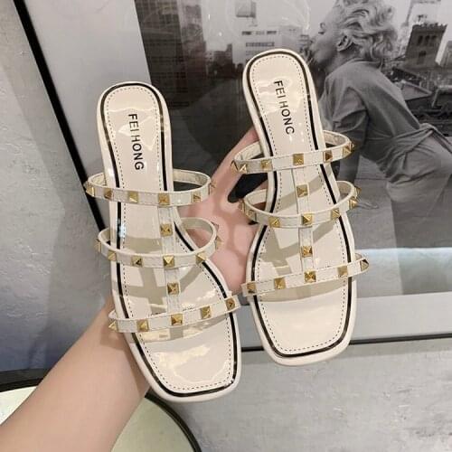 2021 Summer New Rivets Sandals Outdoor Hollow Square Toe Slippers Womens Sandals
