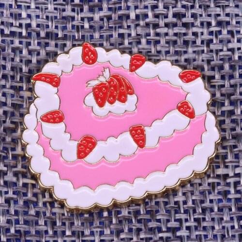 Strawberry cake pin pink heart shape dessert brooches sweet cream badge bakers gift food jewelry girls cute accessories