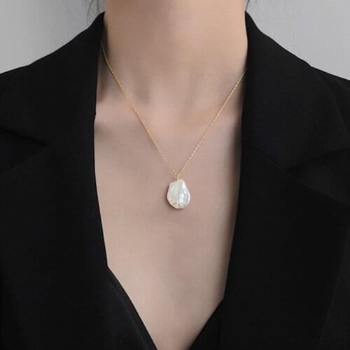 Liemjee Fashion Personality Party Jewelry Simple Irregular Pearls Necklace For Women Feature Namour Charm Gift All Seasons