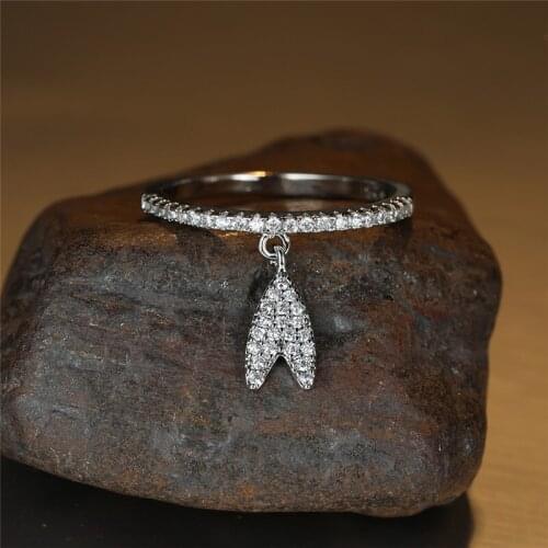 Fashion Small Fish Pendant Ring Charm Gold Silver Color Wedding Ring Classic White Zircon Tiny Stone Rings For Women Bridal Gift