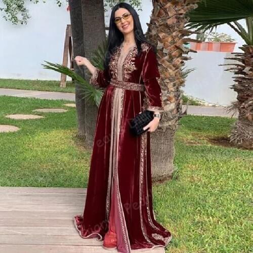Arabic Evening Dresses 2021 Dubai Design Velvet Burgundy V-Neck Party Celebrity Appliques Long Sleeve Prom Dress Morocco Kaftan
