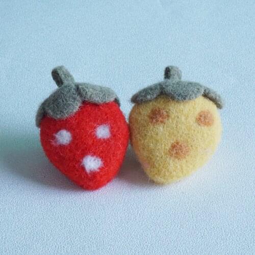 Woman girl Strawberry brooch ACESSORIES
