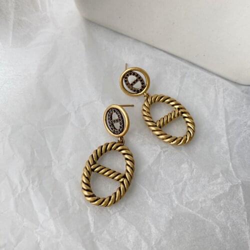 SRCOI Vintage Geometric Pig Nose Twisted Metal Dangle Earring Simple Temperament Hollow Button Earring Women Fashion Jewelry