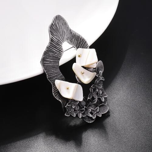 Vintage Pin Brooches For Women Fashion Design Irregular Shell Flower Leaves Large Brooch Pendant Women Clothes Bag Accessories