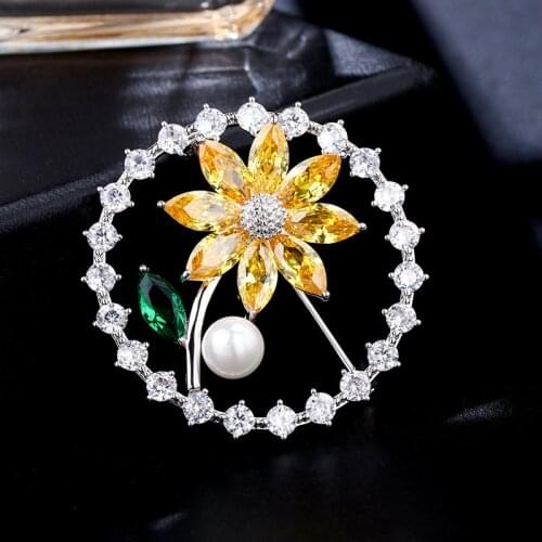 Beautiful Sunflower Brooches Delicate Zircons Elegant Brooch Pin Women Girls Rhinestone Lapel Pins Accessories Jewelry Broche