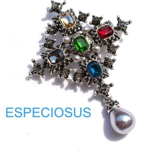 Retro Pin Rhinestone Jewelry Cross Brooch Crystal Giraffe Women Religious Ornament Black Laquer Breast Pin Lady Pearl Garments
