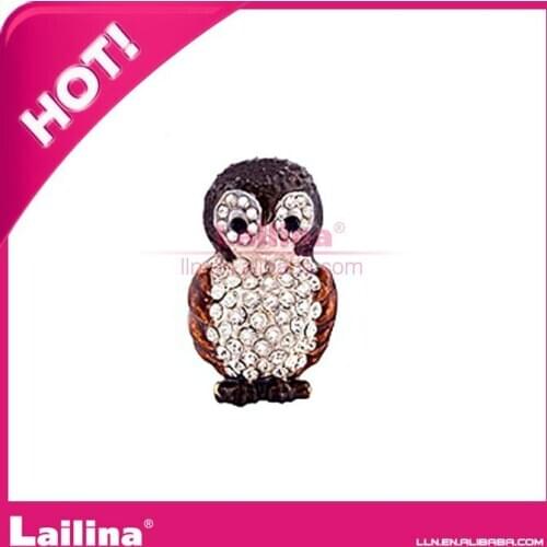 Lovely rhinestone crystal brooch