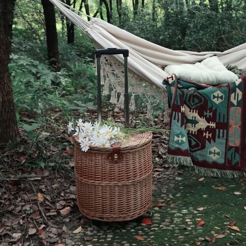 Pull Rod Picnic Basket Multi-Function Roller Rattan Woven Insulator Basket with Tableware Outdoors Storage Picnic Props