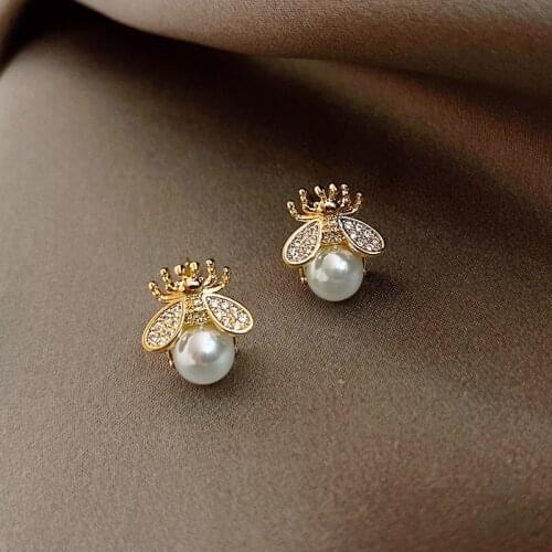 Korean Exquisite Simple Cute Bee Imitation Pearl Ear Studs Fashion Small Insect Stud Earrings Elegant Ladies Jewelry