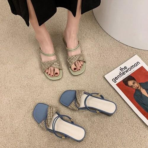 2021 New Vogue Trend Flat Heel New Arrival Sandals Women Fashoin Platform Leather Flats Shoes Summer Holiday Sandals Heels Women