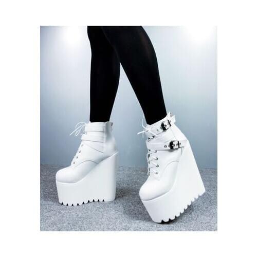 2021 Korean version of autumn/winter platform heel inside height bootie womens shoes 16CM platform bottom Martin bare boots