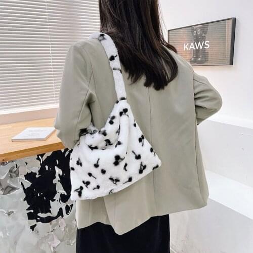 Fashion Womens Bag Plush Cherry Pattern Printing Shoulder Underarm Shopper Bag Casual Ladies Small Handbags Bags for Women