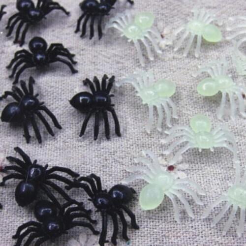20pcs Halloween Mini Plastic Black Luminous Spider Joking Birthday Toys DIY Decoration