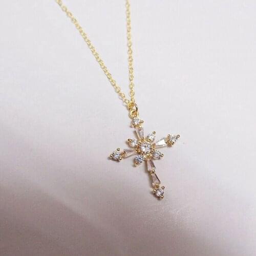 Lucky Female Cross Necklace Shiny Cubic Zirconia Gold Small Cross Choker Necklaces Pendant Fashion Jewelry Gifts For Women