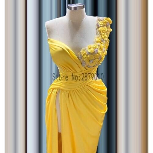 Elegant 2021 One Shoulder Yellow Evening Dresses Handmade Flowers Ruched Sexy Split Evening Gowns