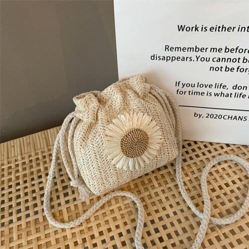 New Fashion Stram Woven Shoulder Bag for Women Ins Drawstring Bucket Bags Little Daisy Crossbosy Messenger Handbag Female 2021