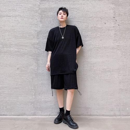 Summer Korean fashion personality mens wrinkled stripe short sleeve T-shirt youth trend mens casual shorts suit