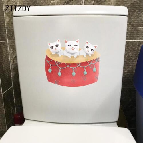 ZTTZDY 21.7*18.8CM Happy Cat Toilet Sticker Kids Room Home Decor Wall Decal T3-0171